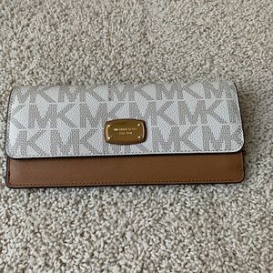 Michael kors wallet